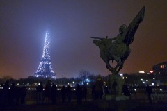 Paris_Le-Pont-de-Bir-Hakeim-から-01